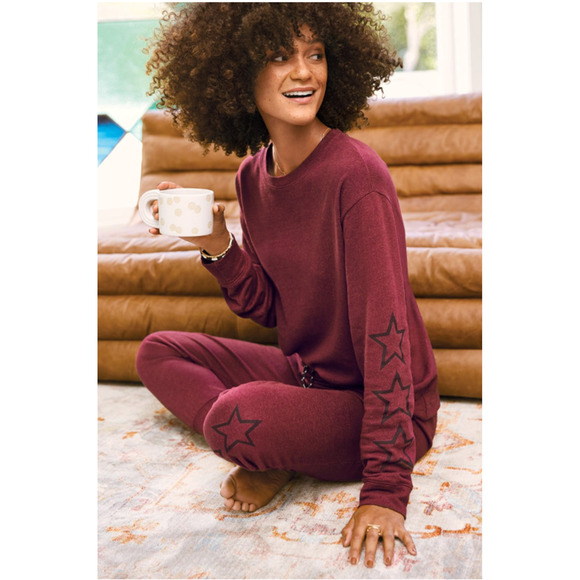 SUNDRY Evereve Varsity Star  Pullover Crewneck Sweatshirt in Burgundy // M - Picture 2 of 9